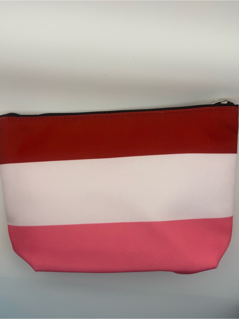 Clinique x Kate Spade LIMITED EDITION Cosmetic Pouch - Picture 7 of 7